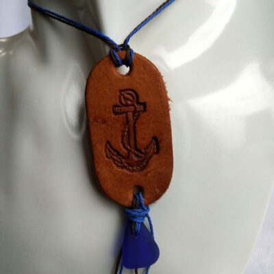 Blue and brown pendant