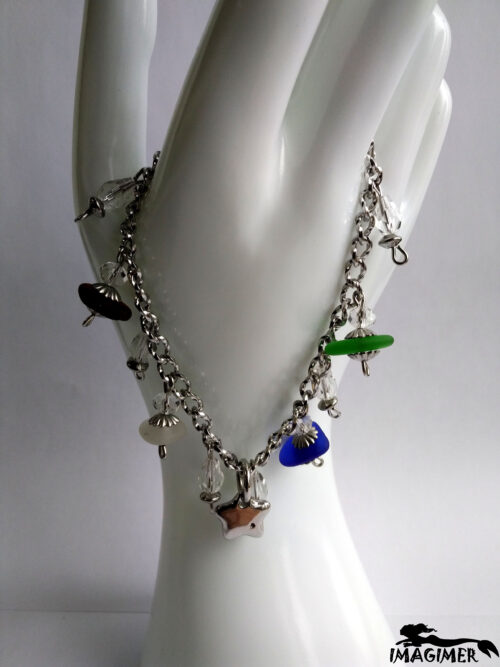 Sea glass dangling bracelet